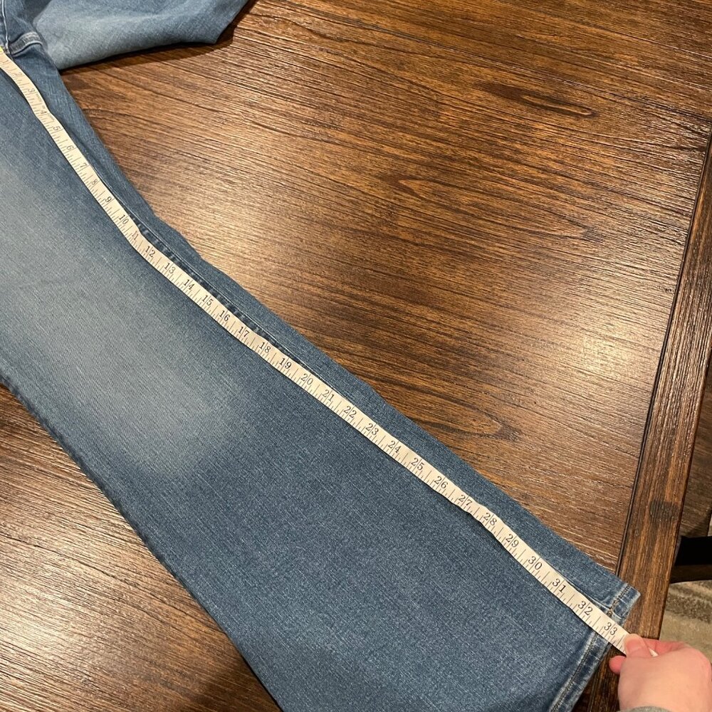 NWT J.Crew Womens Sz 30 High-Rise Bootcut Jean in 2003 Super-Stretch Flared 33"L - Picture 7 of 11